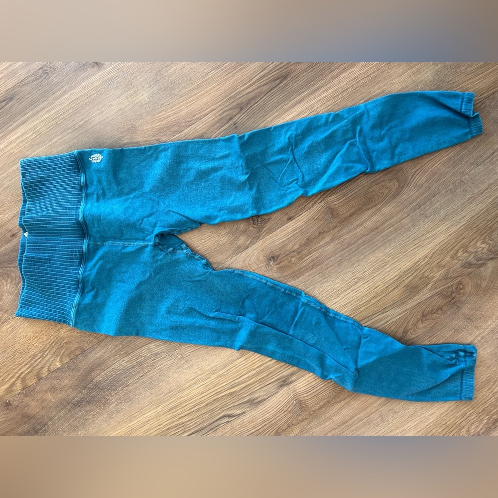 Free people movement good karma leggings size xs/s